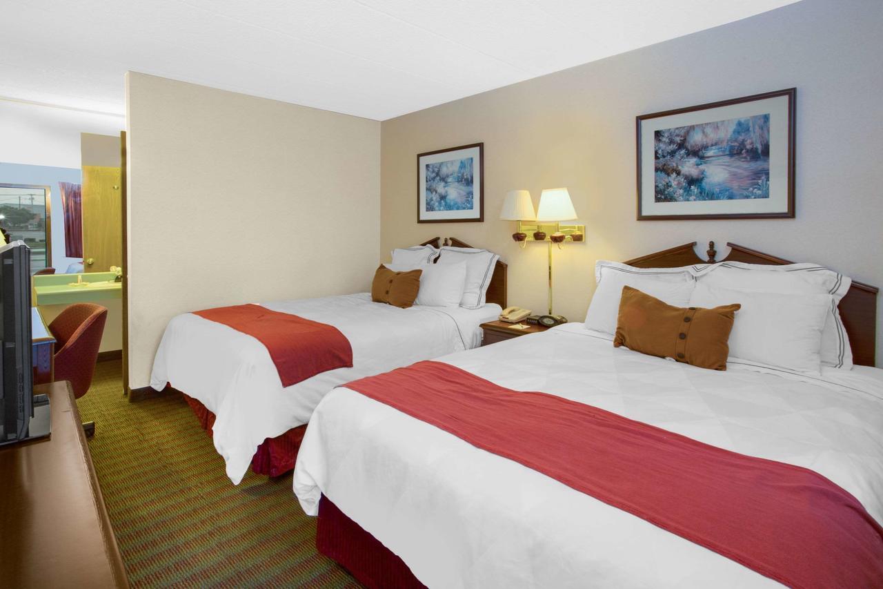 Days Inn By Wyndham Davenport Ia Ngoại thất bức ảnh