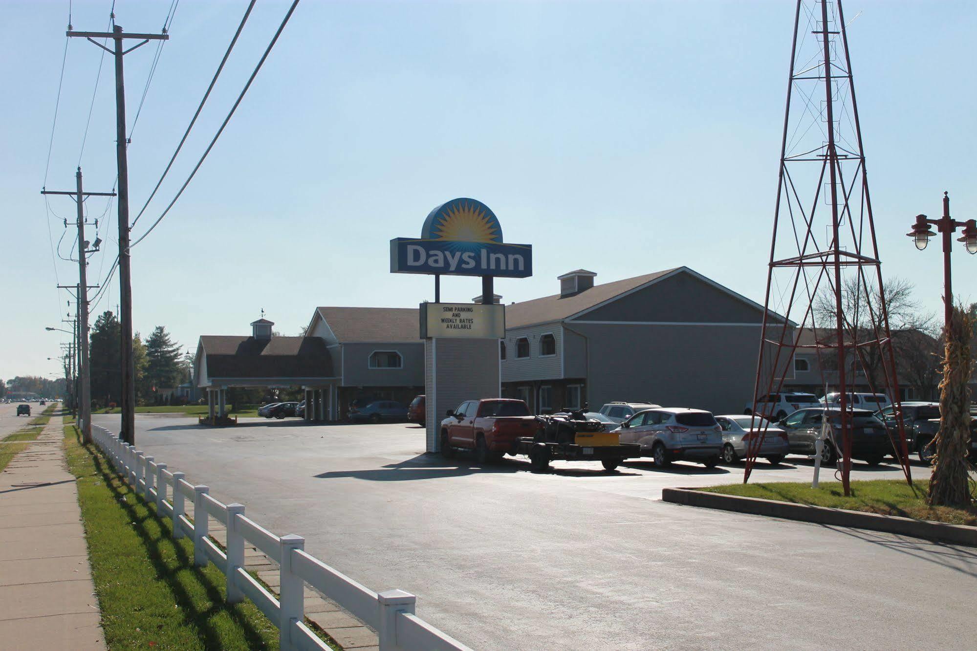 Days Inn By Wyndham Davenport Ia Ngoại thất bức ảnh