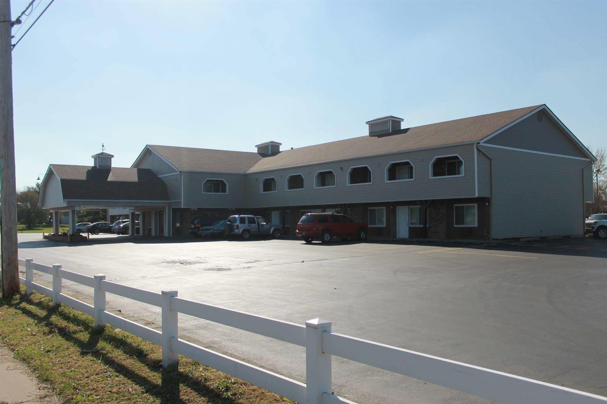 Days Inn By Wyndham Davenport Ia Ngoại thất bức ảnh
