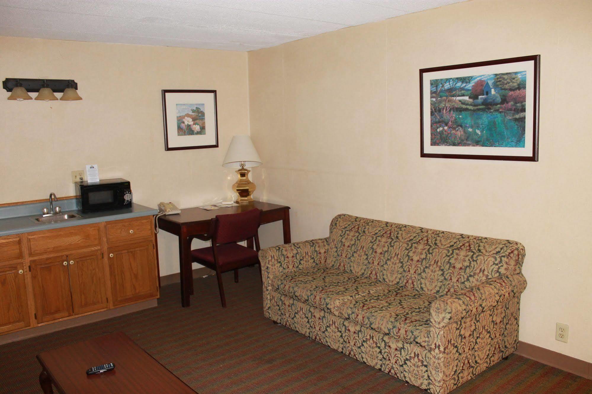 Days Inn By Wyndham Davenport Ia Ngoại thất bức ảnh