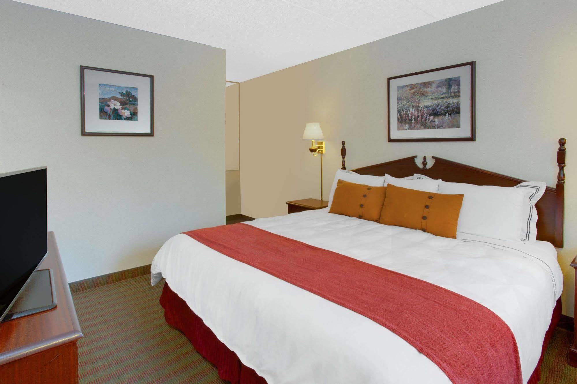 Days Inn By Wyndham Davenport Ia Ngoại thất bức ảnh