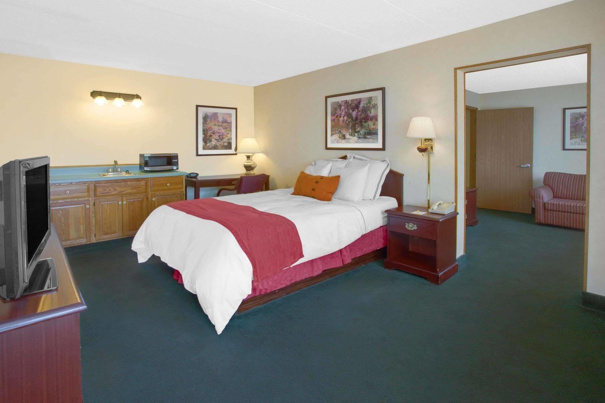 Days Inn By Wyndham Davenport Ia Ngoại thất bức ảnh