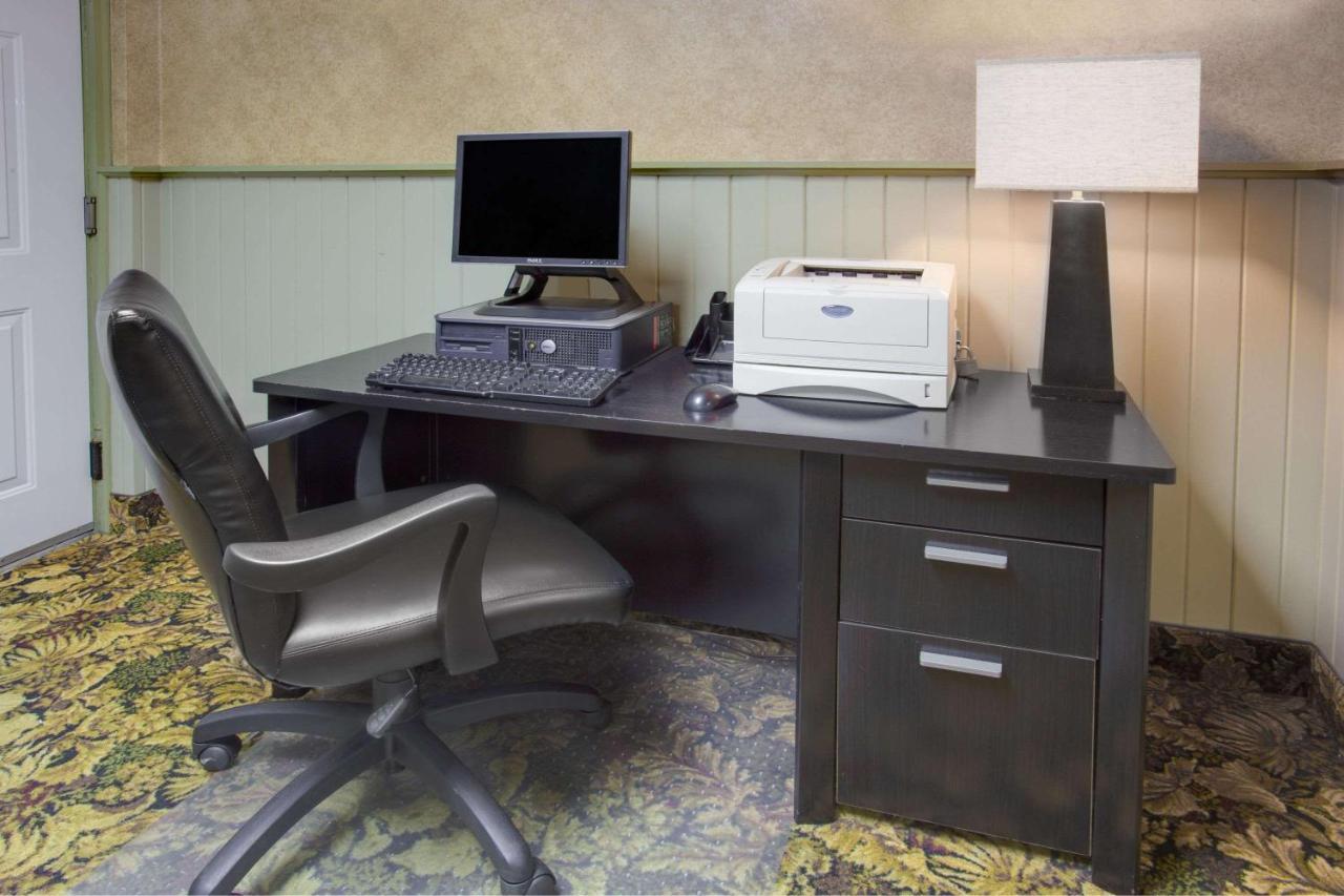Days Inn By Wyndham Davenport Ia Ngoại thất bức ảnh